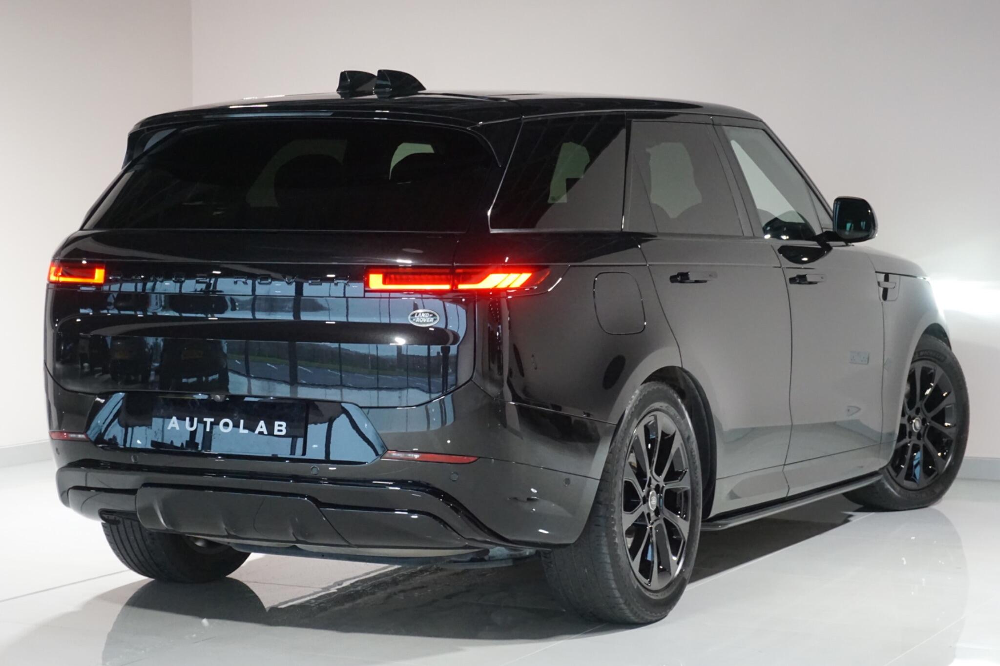 Land Rover Range Rover Sport 3.0 D300 MHEV Dynamic SE SUV 5dr Diesel Auto 4WD Euro 6 (s/s) (300 ps)